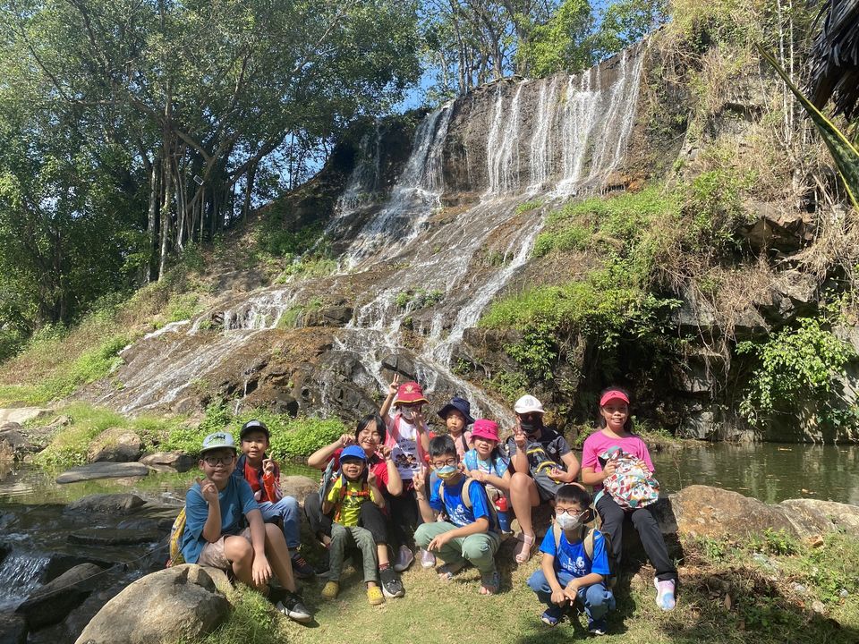 Last Sunday, our NAF's students spent a fun day at Bửu Long painting the waterfall and admiring the beauty of nature.